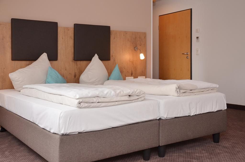 Hotel am Hachinger Bach by Blattl