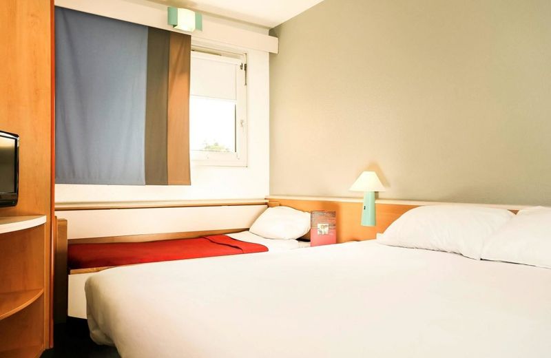 ibis Orange Centre