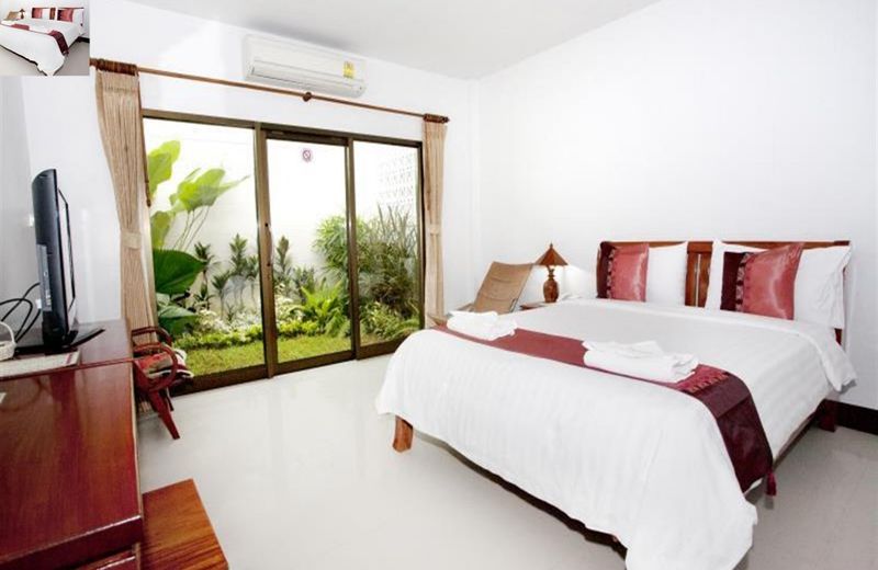 Bann Na Khon Hotel