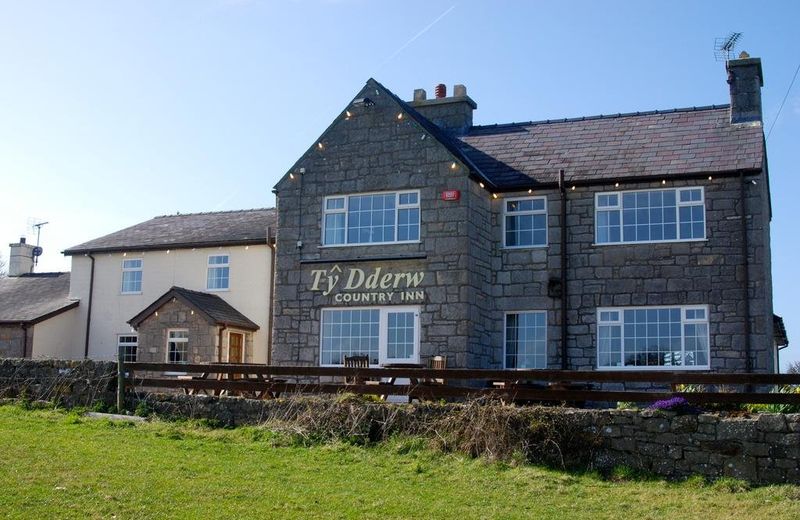 Ty Dderw Country Inn