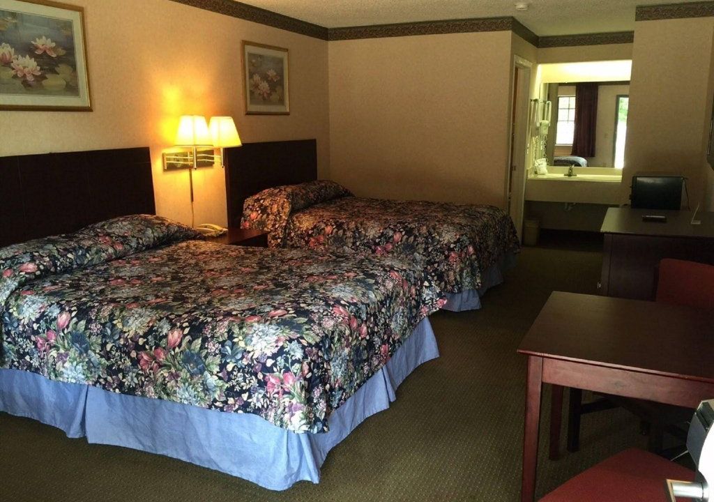 Majestic Inn