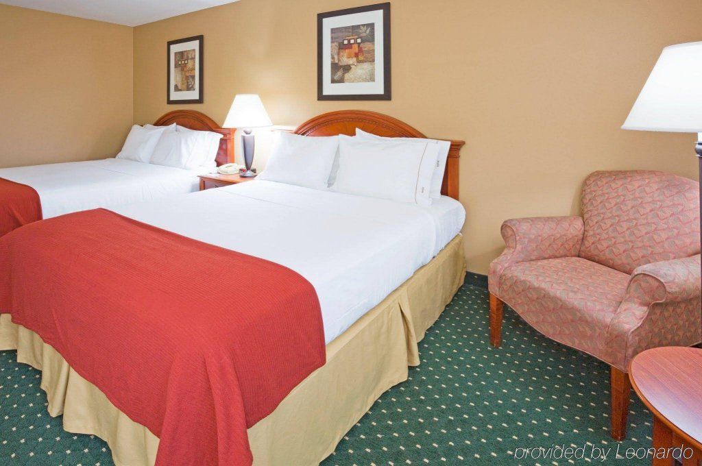 Super 8 by Wyndham Beloit