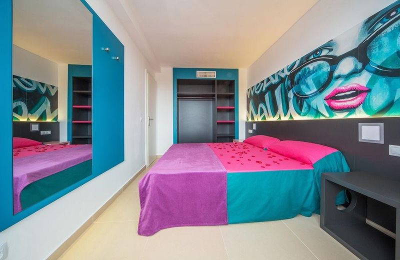 CLUB B APARTMENTS