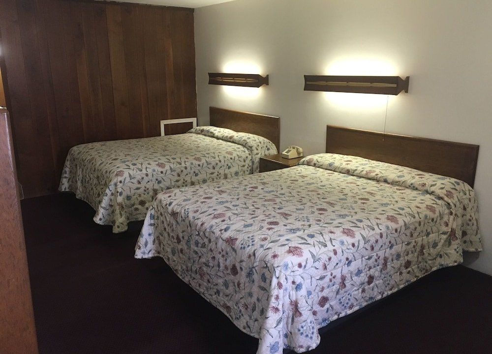 Red Carpet Inn North East