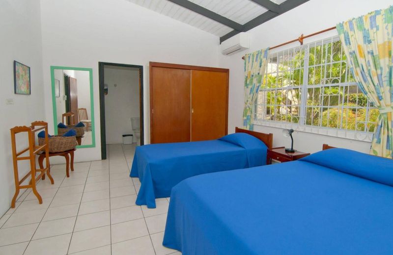 LANCE AUX EPINES COTTAGES