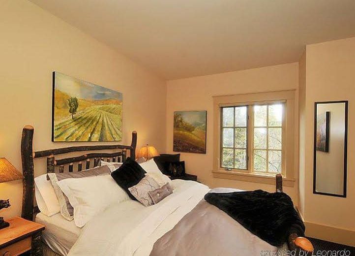 Dragonfly Dock Bed and Breakfast