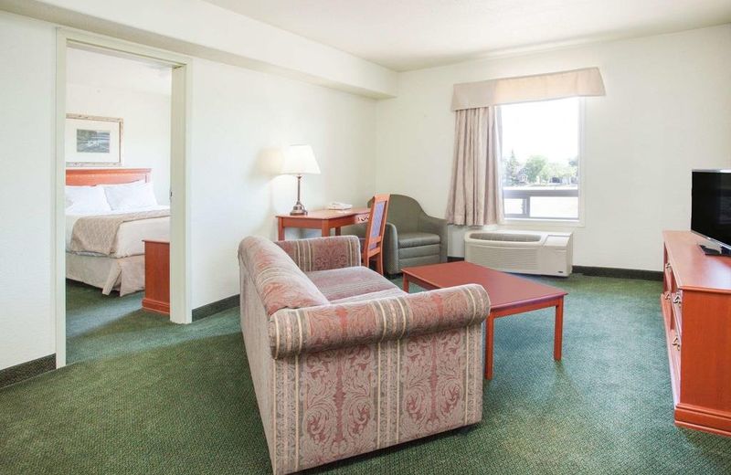 Super 8 by Wyndham Swan River MB