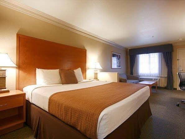 Best Western Inn & Suites Lemoore