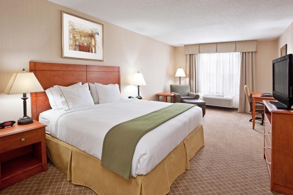 Holiday Inn Express Hotel & Suites Bay City, an IHG Hotel