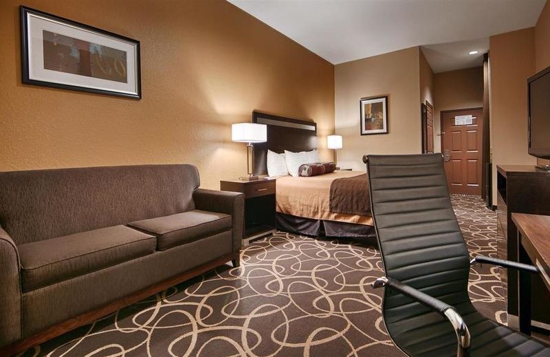 Best Western Plus Kenedy Inn