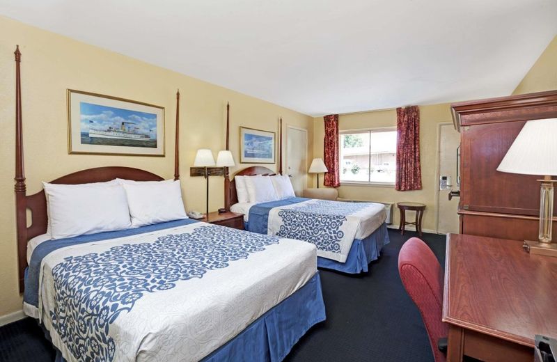 Days Inn by Wyndham Newport News