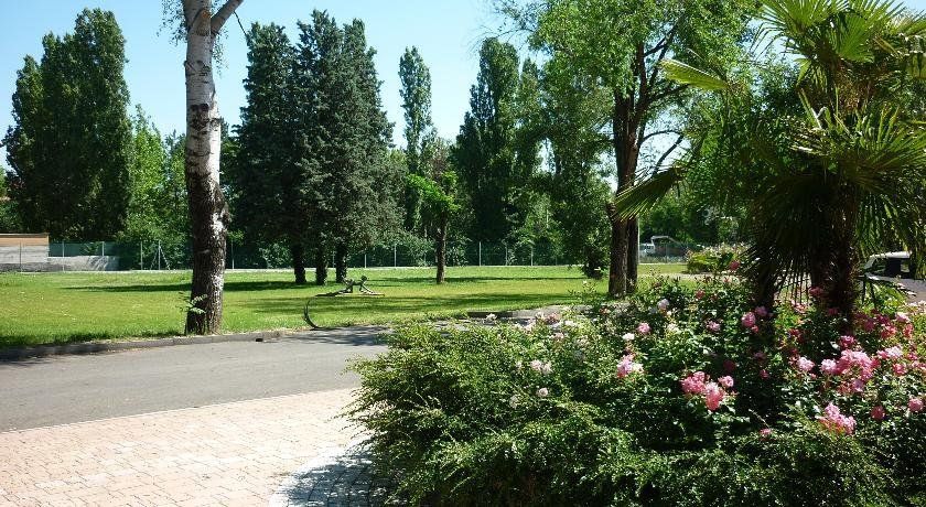 Outdoor Pictures 18