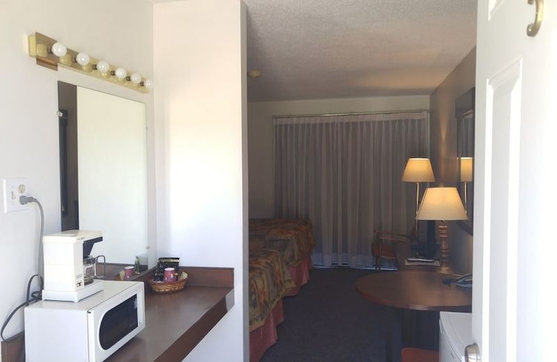 Monashee Motel