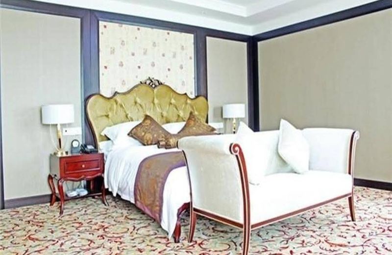 WUXI QILONG GARDEN HOTEL