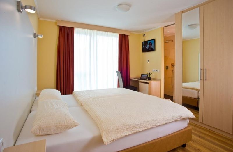 Rotenberg PT Hotel