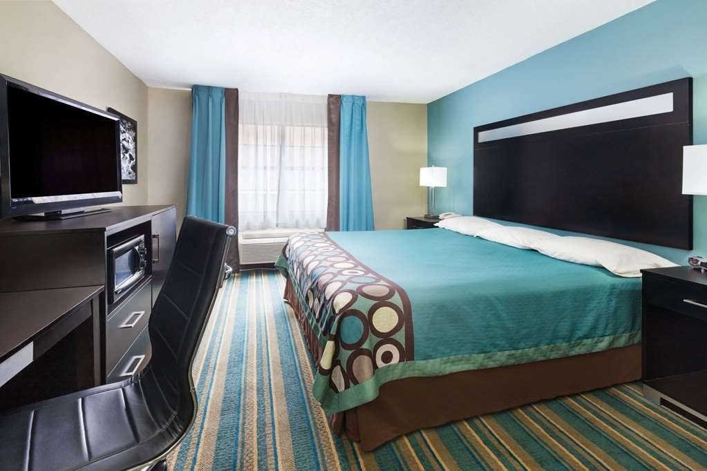 Super 8 by Wyndham Sulphur