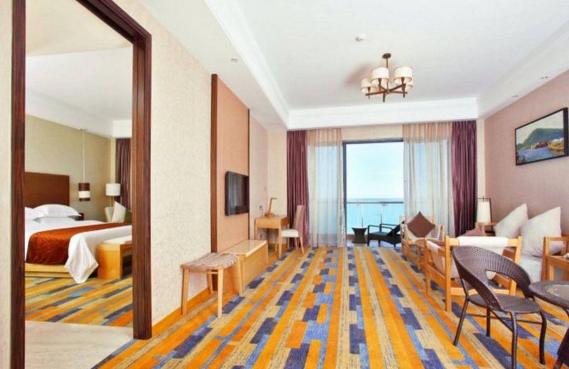 Days Hotel and Suites Yangjiang