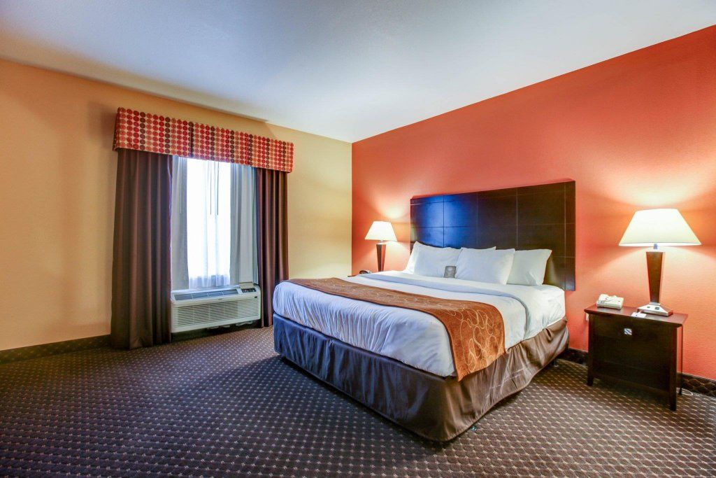 Comfort Suites At Rivergate Mall