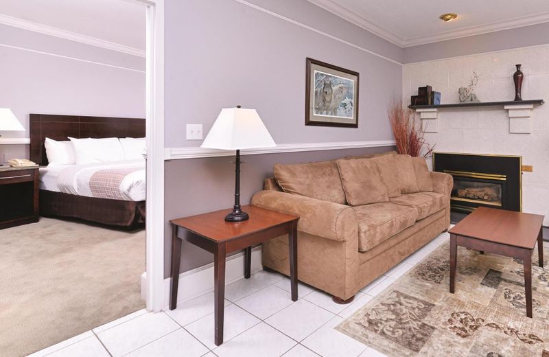 Cedar Street Hotel & Suites