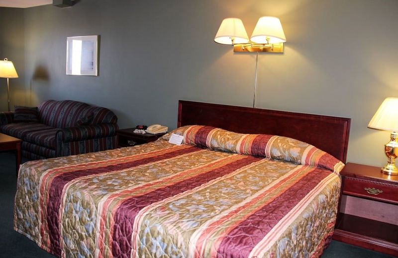 Travelodge by Wyndham Lacombe