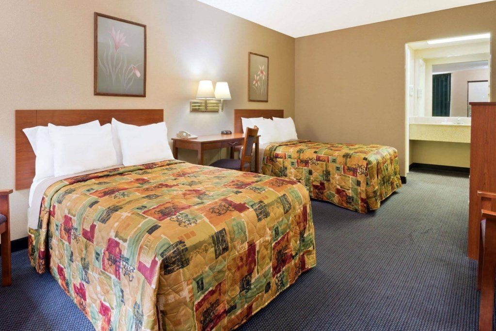 Knights Inn  Elizabethtown NC