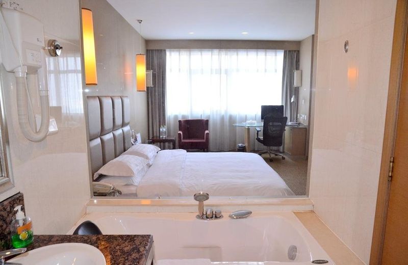 Inzone Garland Hotel