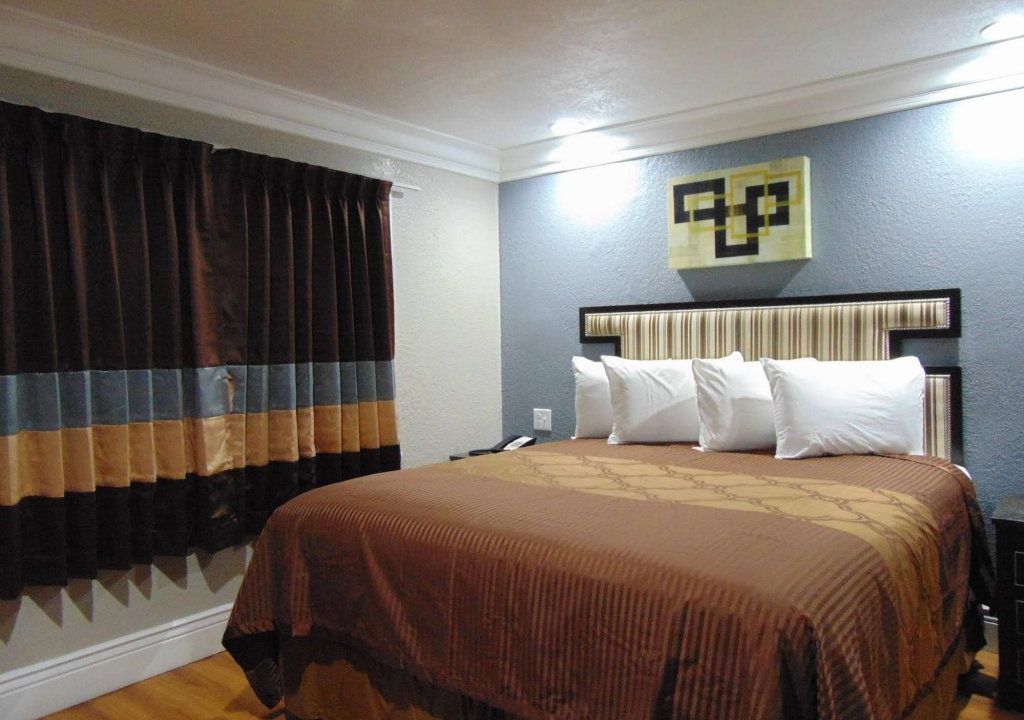 Budget Inn