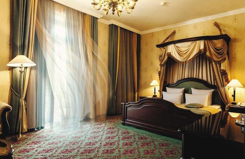 Old Continent Hotel