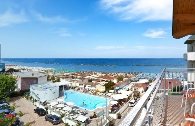 Hotel Saint Tropez SPA & Restaurant