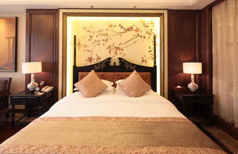 Dockside Boutique Hotel (In Xizha Scenic Area - ticket included)