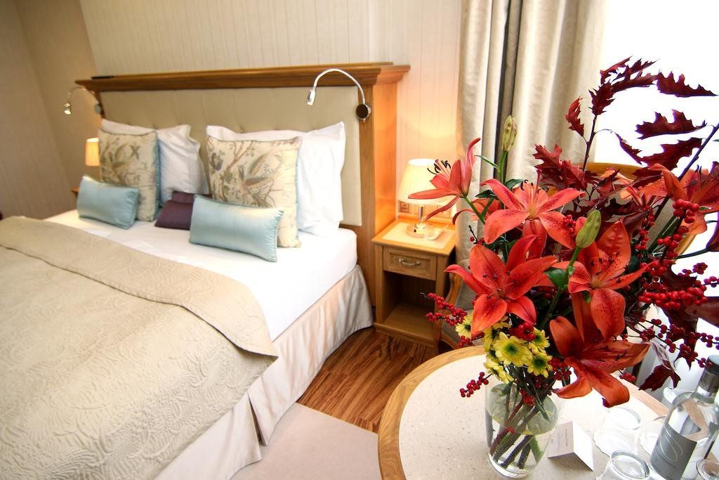 Retro Riverside Wellness Resort