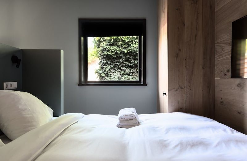 Vesting Hotel & Restaurant