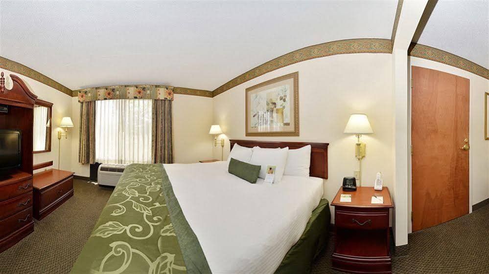 Holiday Inn Express & Suites Longview North, an IHG Hotel