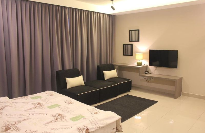De Houz @ Setia Alam Trefoil Homestay
