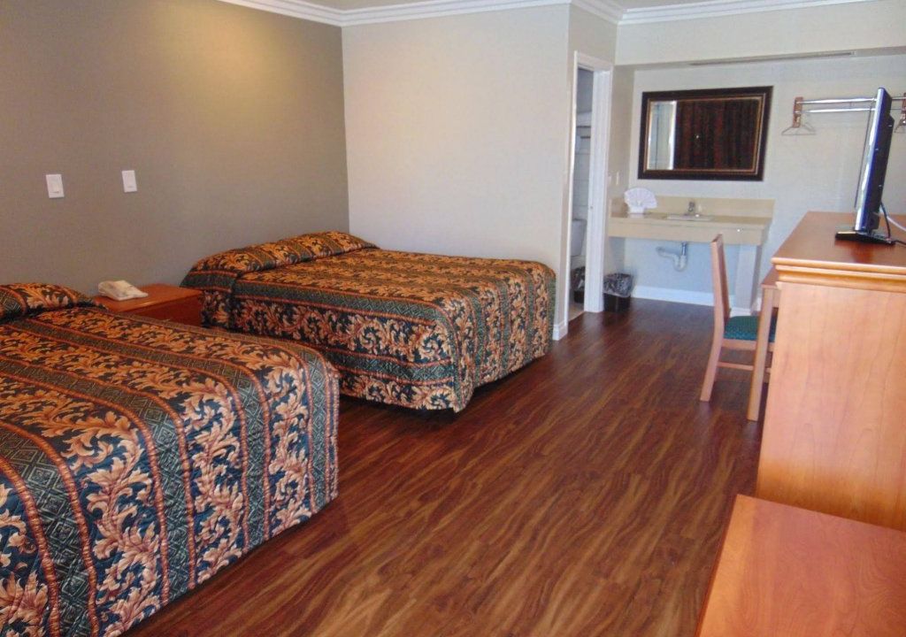 West Coast Inn Santa Ana