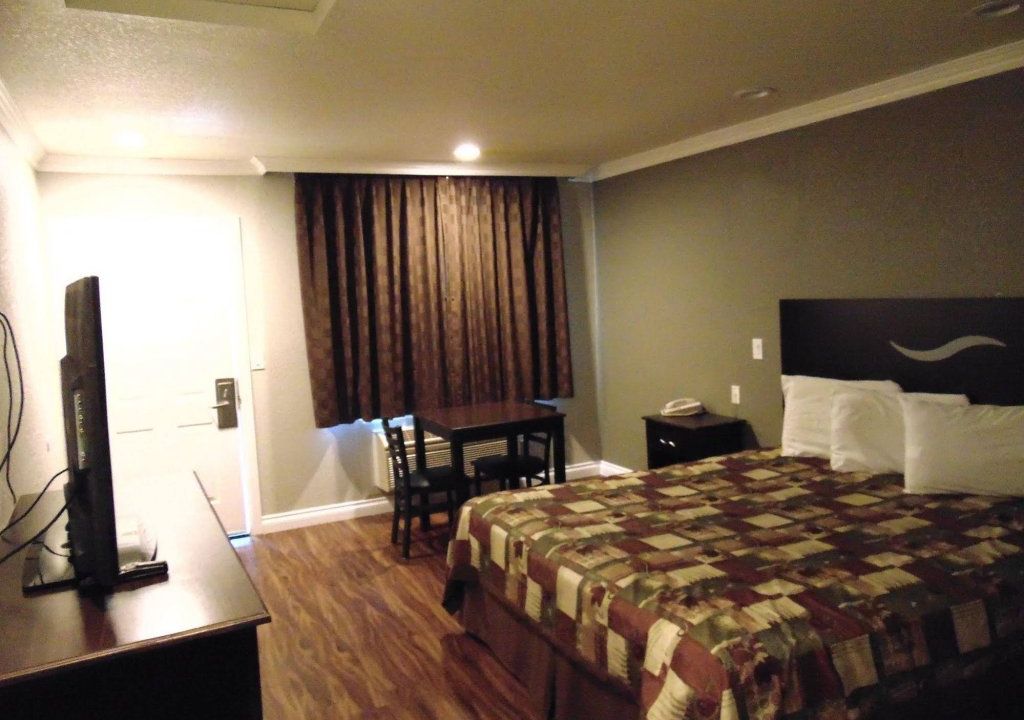 West Coast Inn Santa Ana