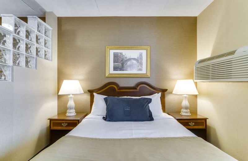 Monte Carlo Inn Vaughan Suites