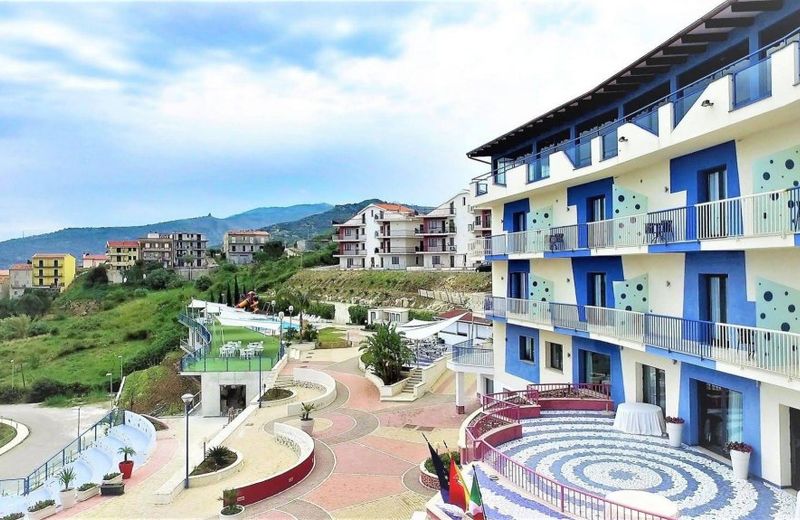 Tus'Hotel