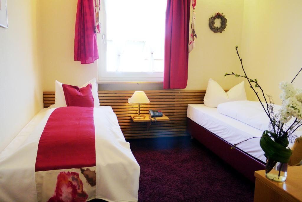 Hotel Grader