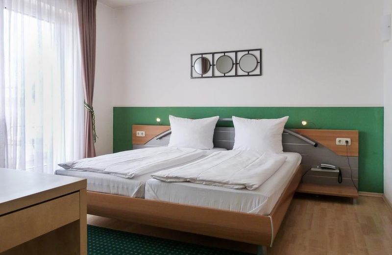 City Hotel