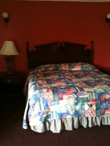 Evergreen Motel