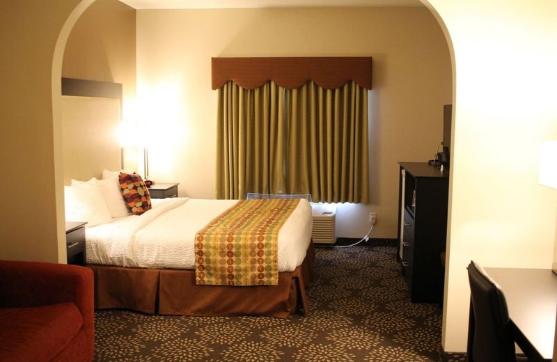 Best Western Plus Des Moines West Inn & Suites
