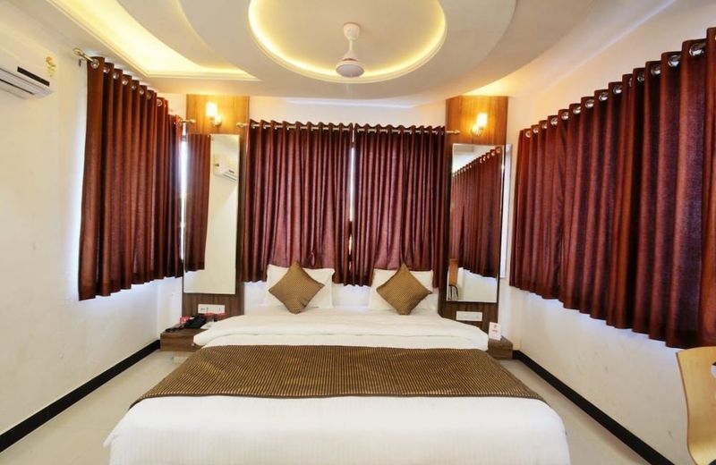 Hotel Vraj Inn