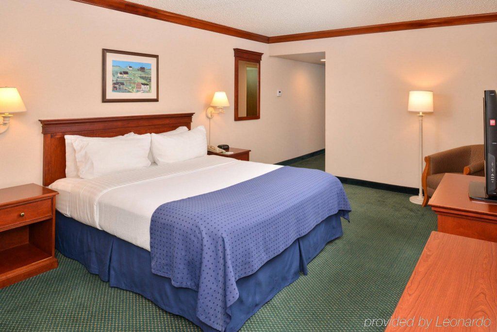 Holiday Inn La Mirada near Anaheim, an IHG Hotel