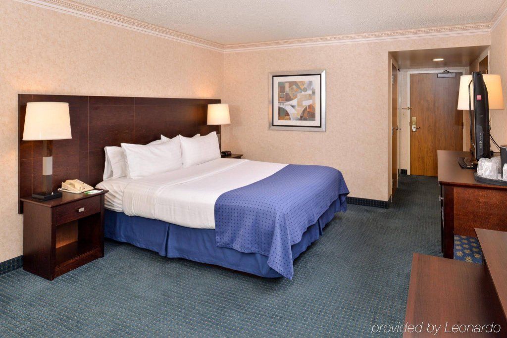 Holiday Inn La Mirada near Anaheim, an IHG Hotel