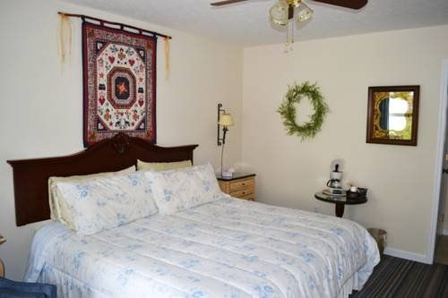 ALPINE VILLAGE INN