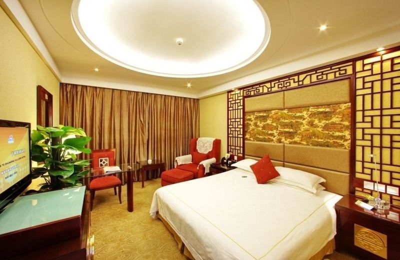 Jinan Shungeng Hillview Hotel