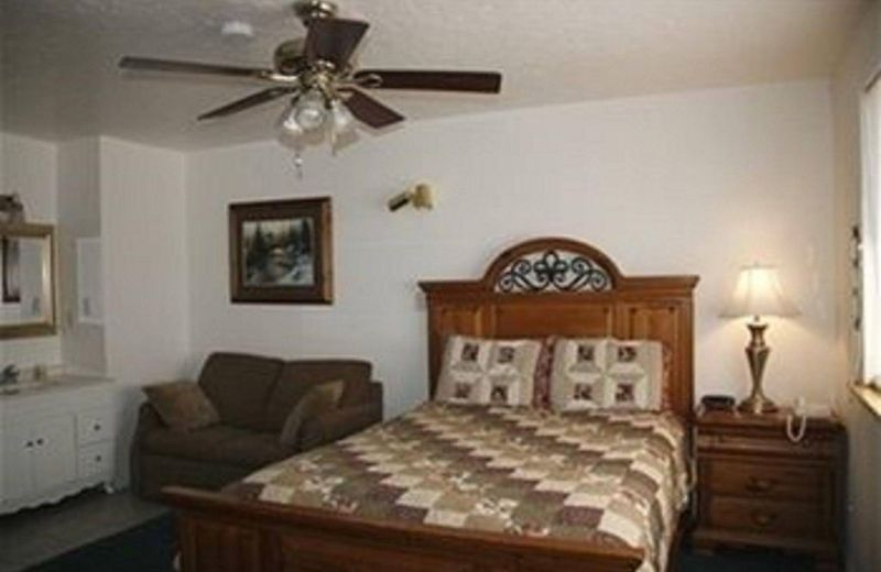 THE SNUGGLE INN