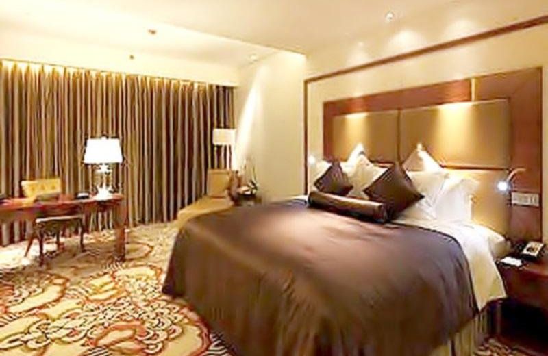 Leader Hotel