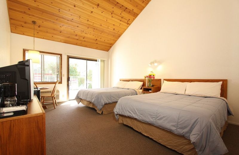 Pioneer Inn & Suites